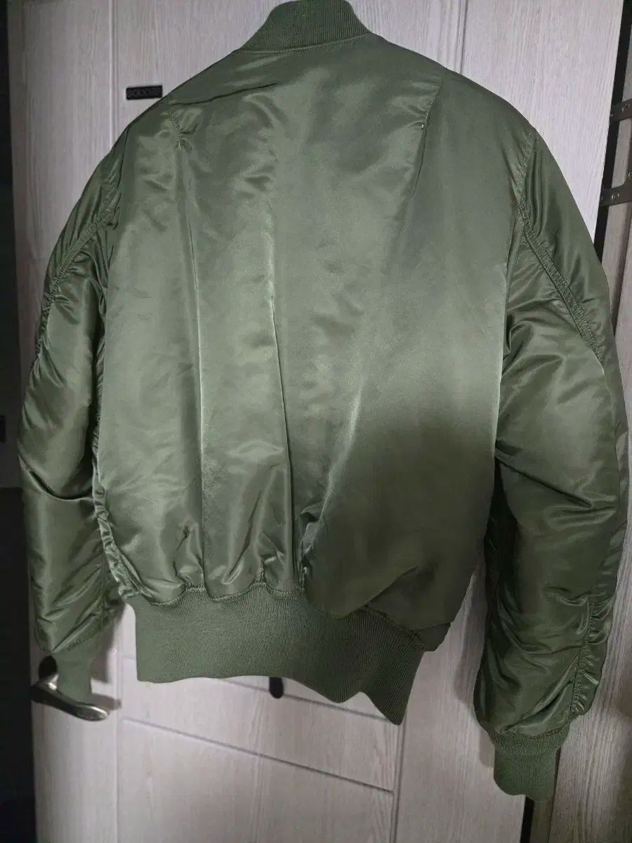 アルファ インダストリーズ MA-1 レギュラーフィット L サイズ