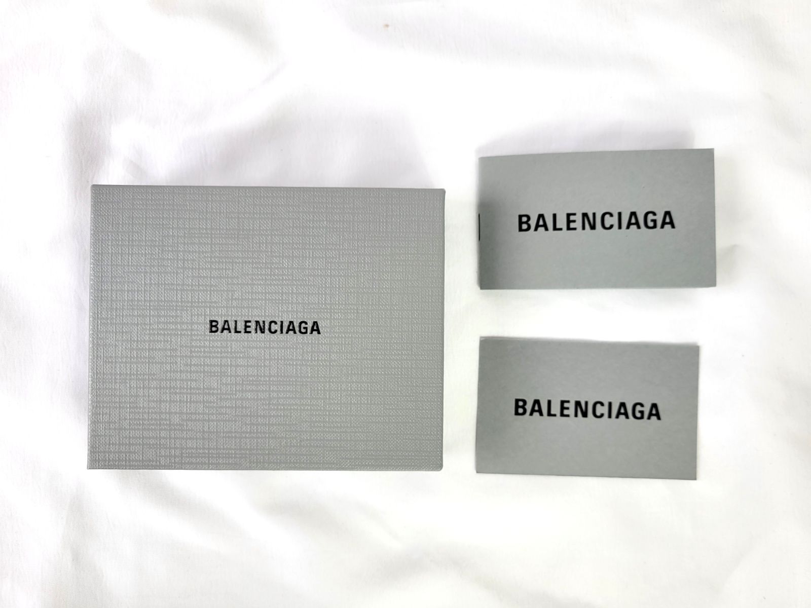 バレンシアガ　マグネットパスケース 楽天市場】BALENCIAGA バレンシアガ カードケース 675835 2AAT9