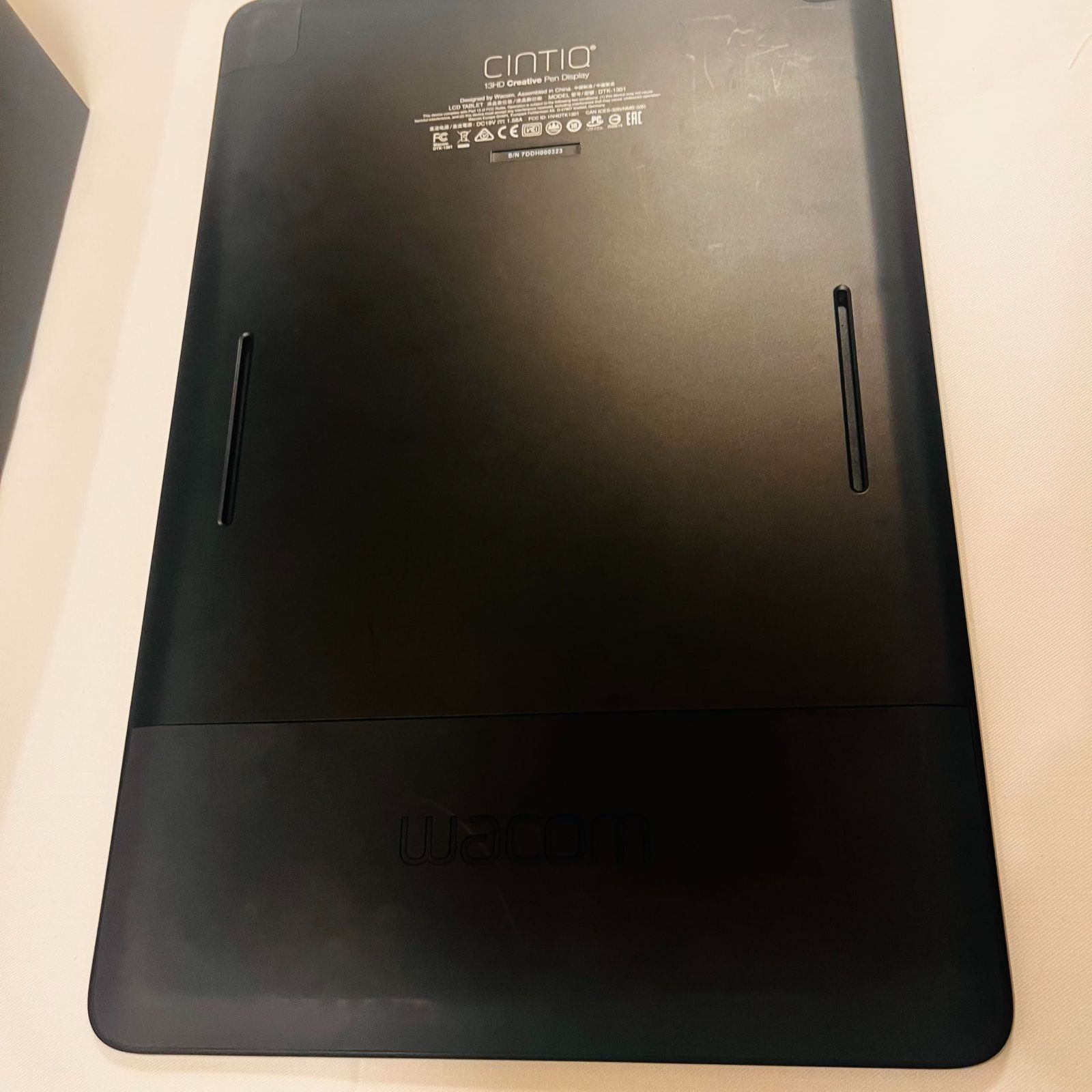 ワコム 液タブ 液晶ペンタブレット 13.3フルHD液晶 Cintiq 13HD DTK-1301|K0 No2532 CHRISTIANNAURATH_COM_BR