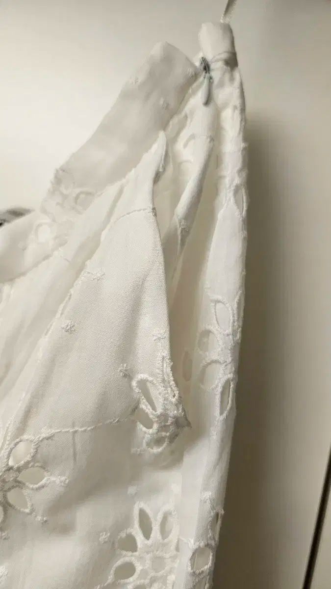 zara パンチング
