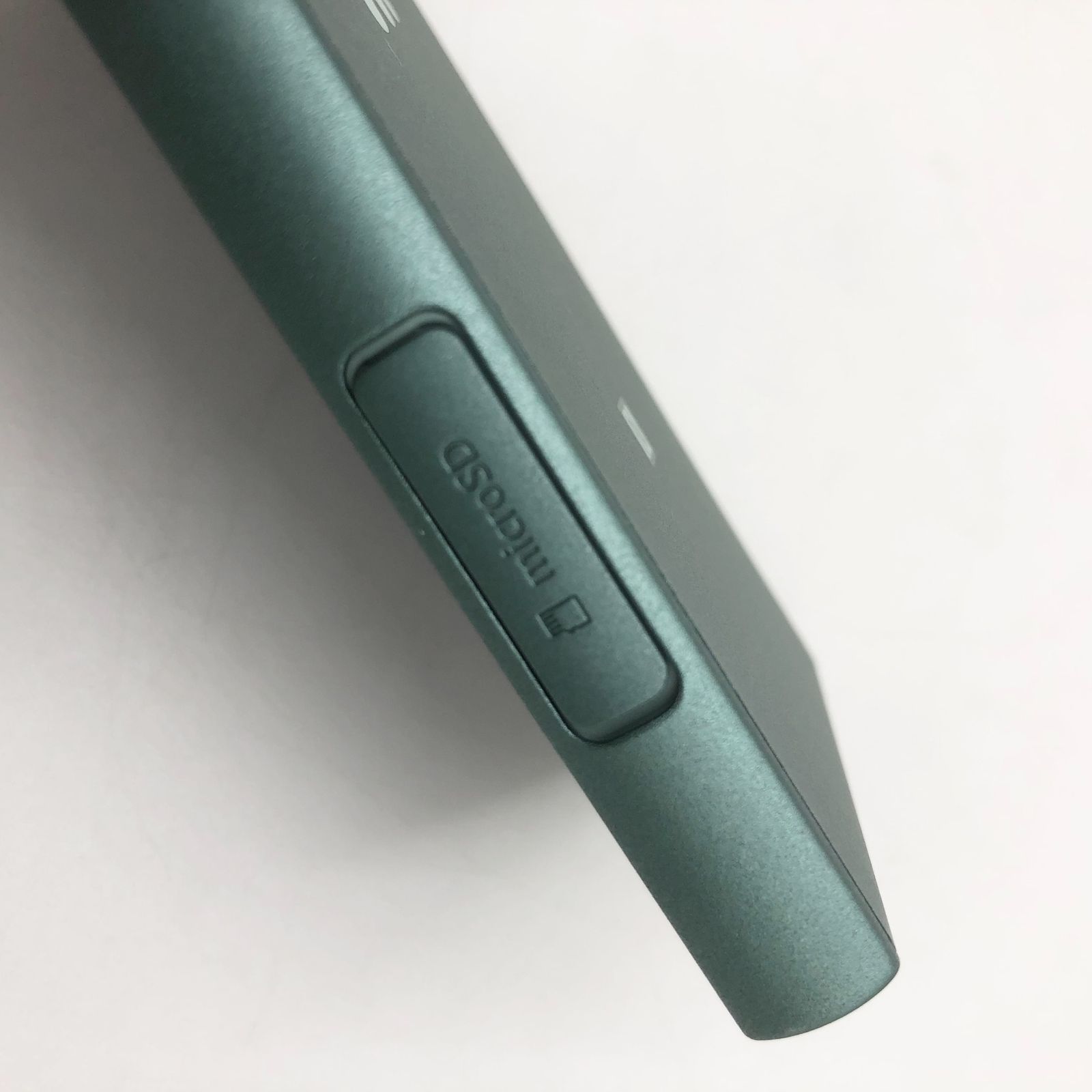 美品SONY NW-A45 ウォークマン 専用高音質ハイレゾイヤホン付 ラジオも