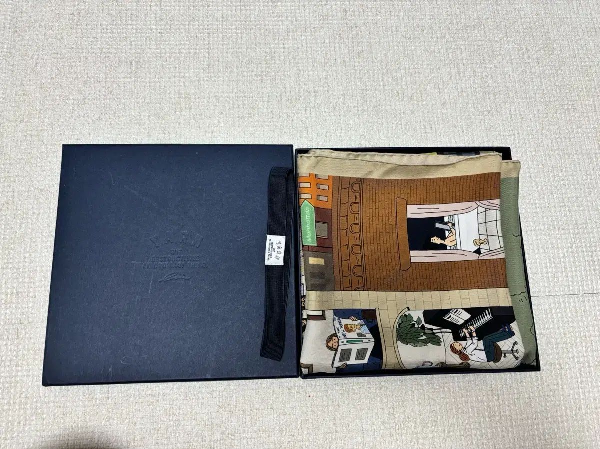 スタジオ ヤン メンション スカーフ