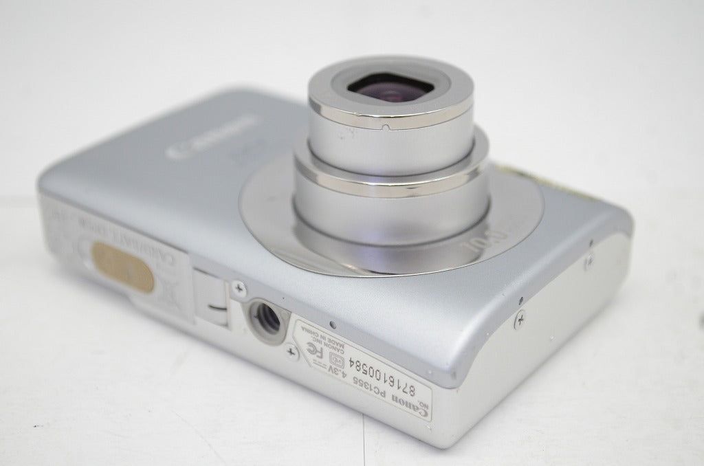 コンパクトデジタルカメラ シルバー