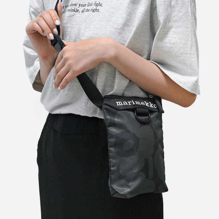 新品マリメッコ Neat Phone Pocket ウニッコ ショルダーバッグ 52_1_52254294378_1.jpg