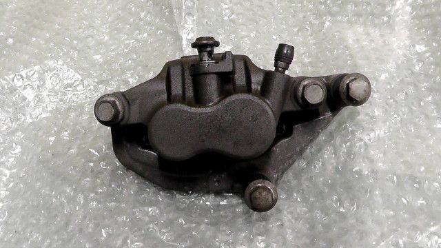 マジェスティ250 SG20J-011xxx の Fブレーキキャリパー:#1722991930