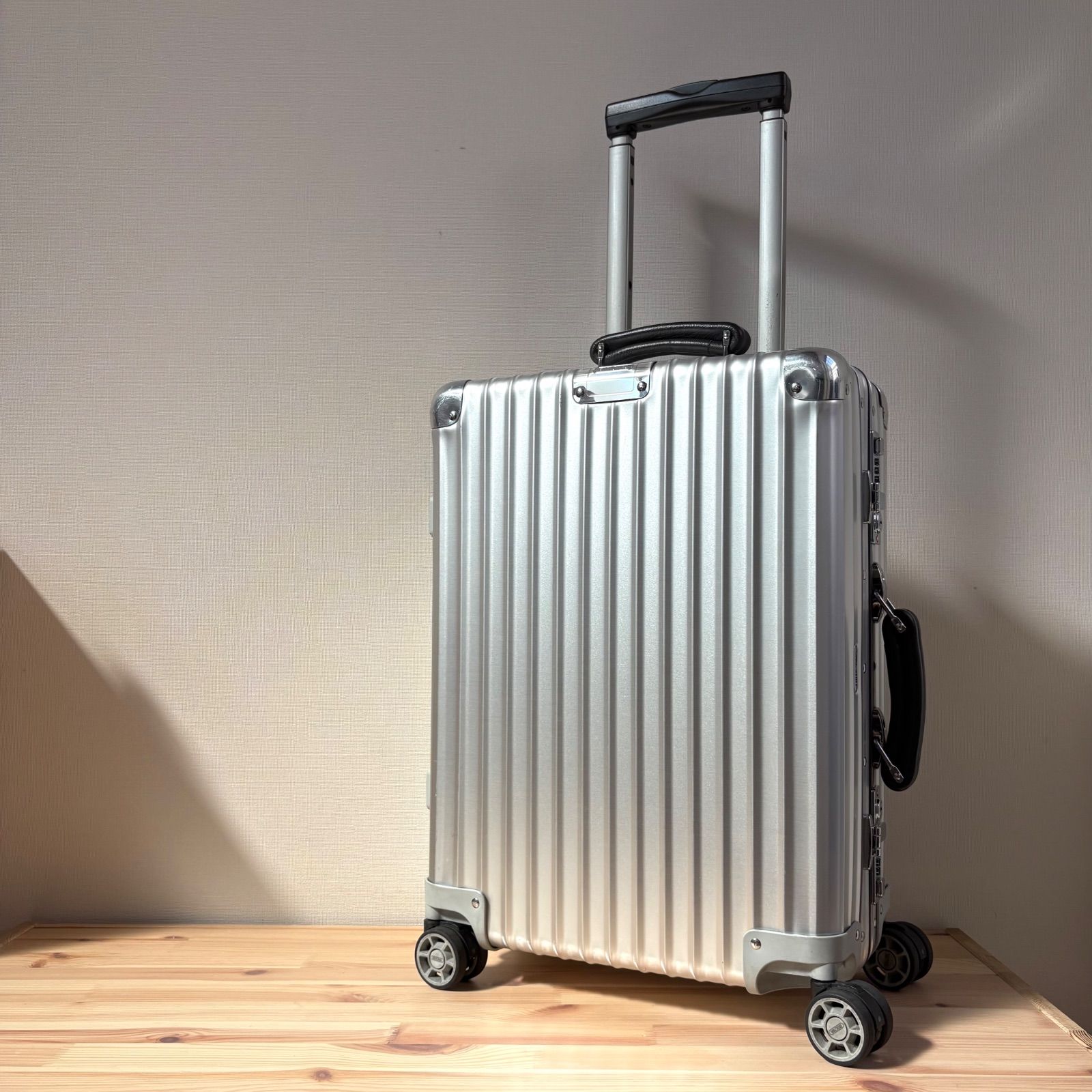 RIMOWA CLASSIC FLIGHT CABIN 33L リモワ クラシックフライト キャビン 33L キャリーケース