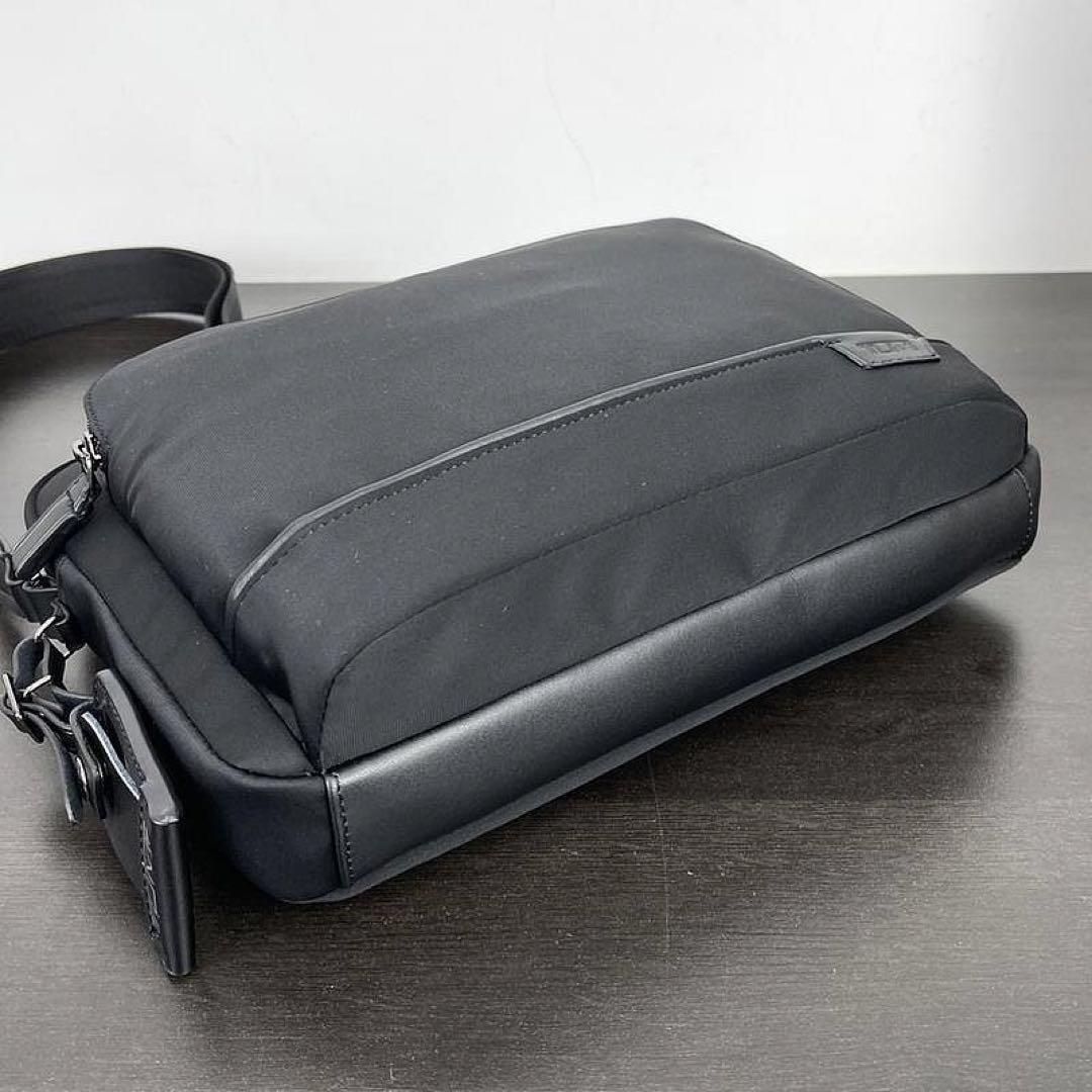 leo ストア tumi バッグ