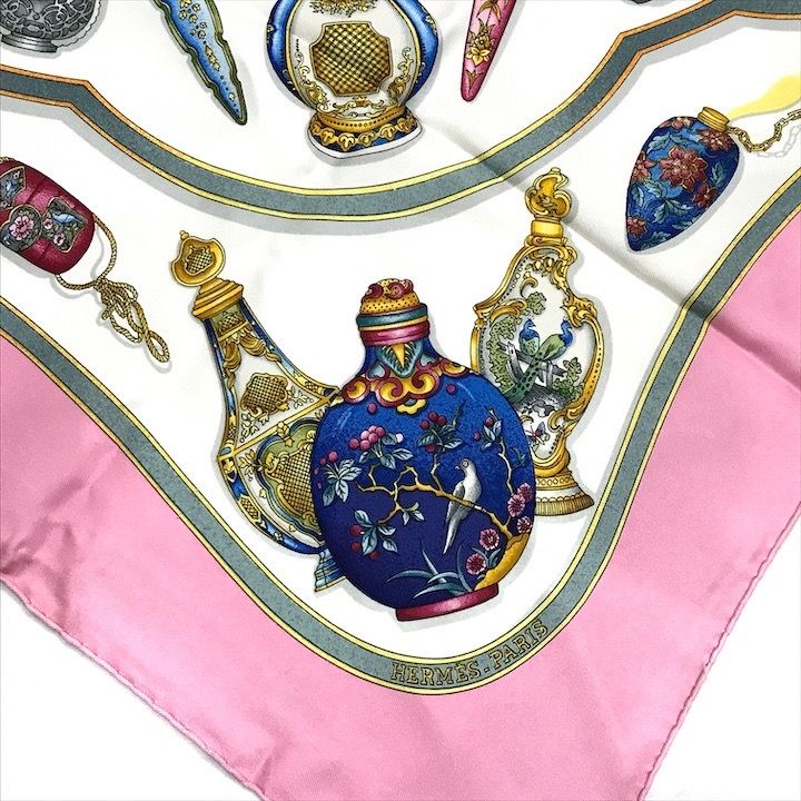 【最終値下】HERMES エルメススカーフ　香水柄　シルク100 シルクスカーフ 美品 HERMES エルメス 大判 スカーフ シルク 100パーセント カレ