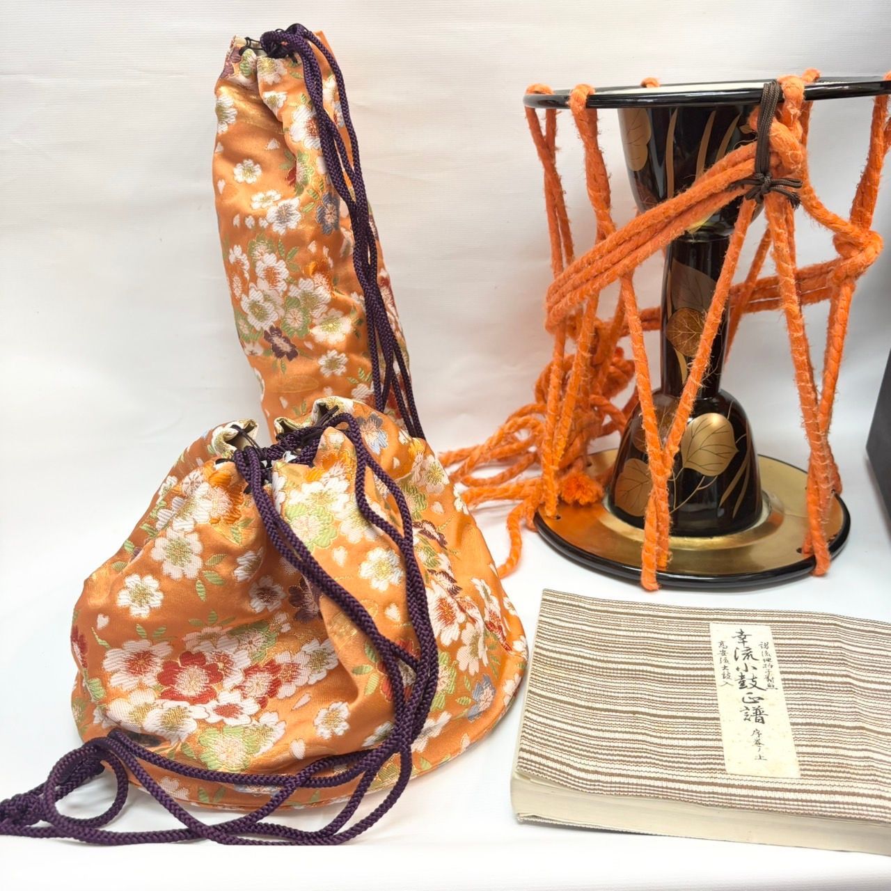 078 小鼓 和楽器 ケース 蒔絵 幸流小鼓正譜 序巻ノ上 幸祥光著 - メルカリ