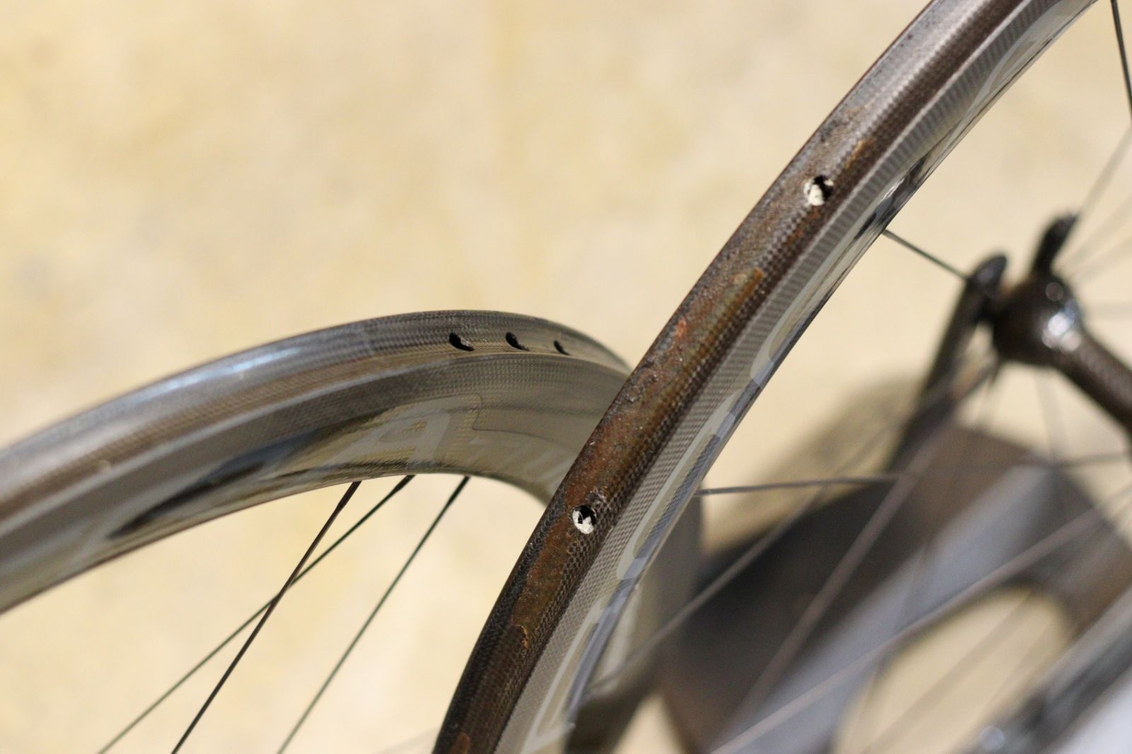 カーボン チューブラー