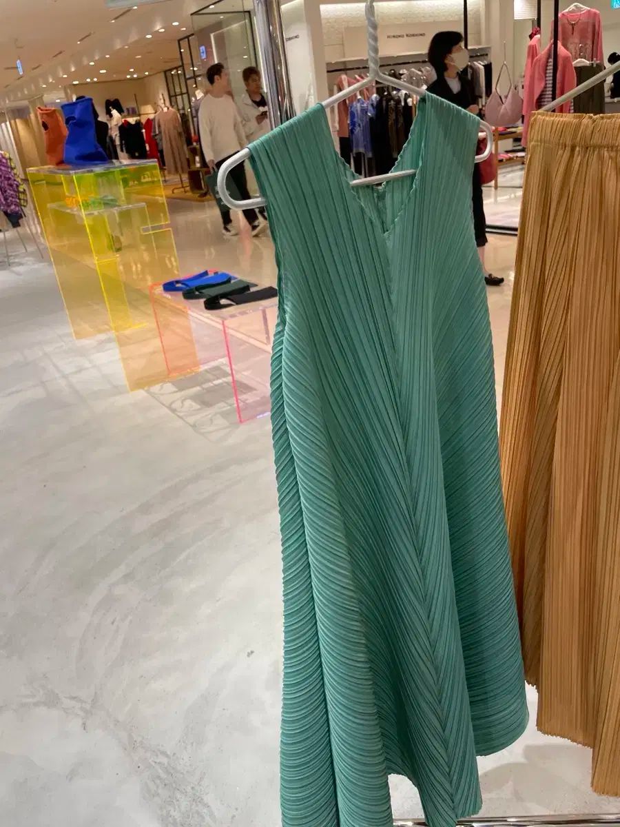 PLEATS PLEASE プリーツプリーズ メロウ ワンピース ペールグリーン 3 サイズ