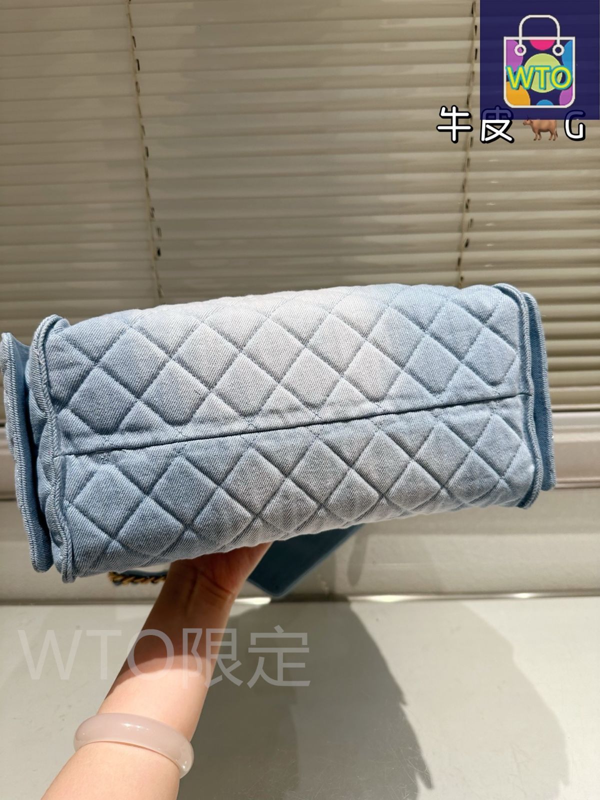 値下げ！新品未使用　シャネル　パンプス　ブルー　25A 最新作　37.5 超希少 今日特価】Chanel 25s Light Blue Denim Hobo シャネル 25s