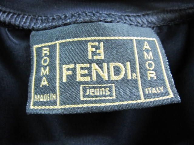C334 FENDI Tシャツ 胸元切り抜き ブラック