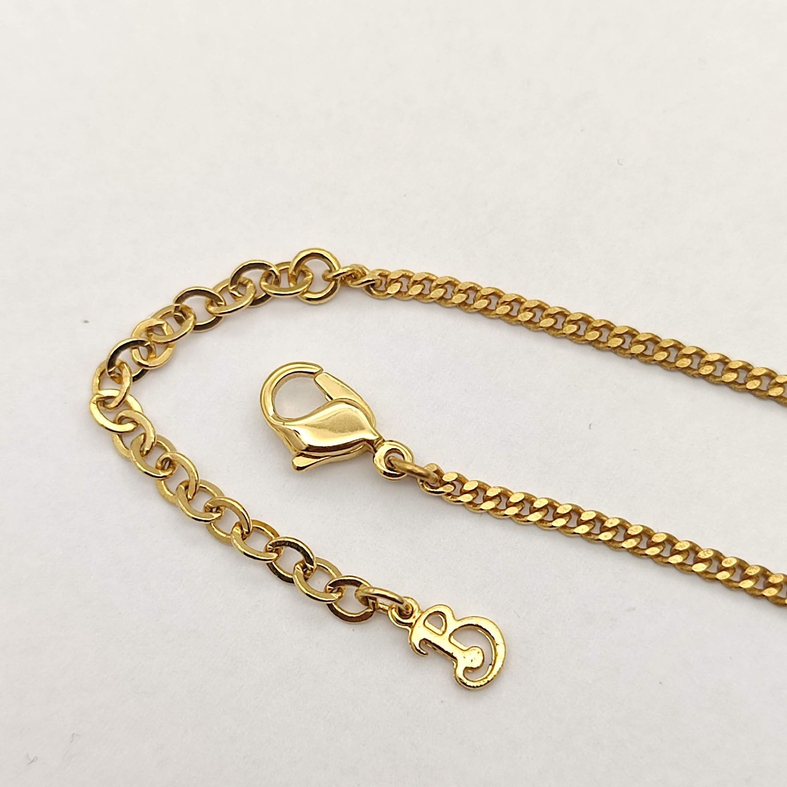 美品】Burberry バーバリー Bロゴストーンネックレス ゴールド 美品】Burberry バーバリー Bロゴストーンネックレス ゴールド