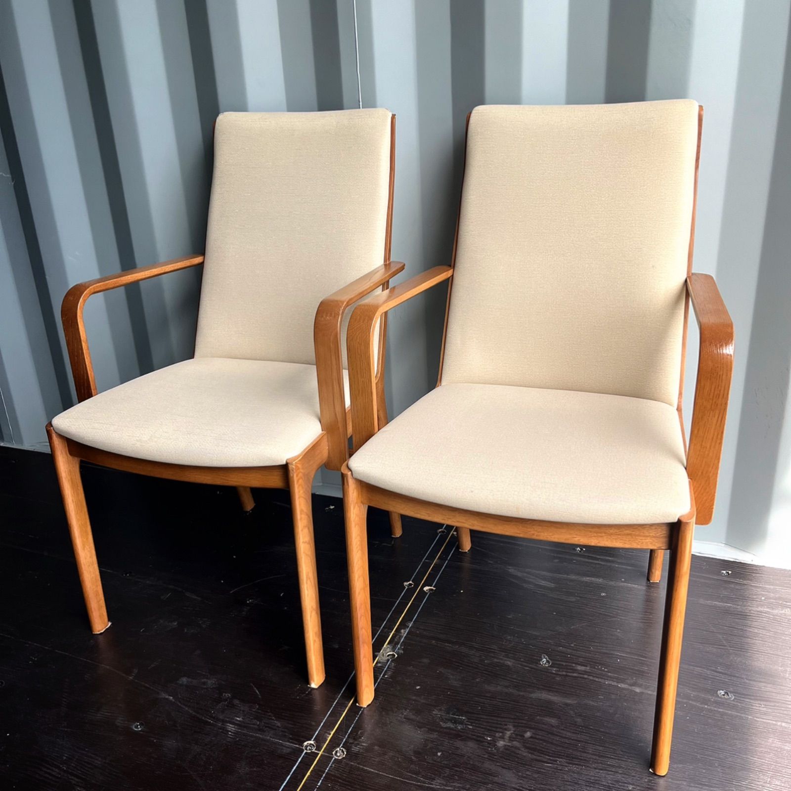 取付無料！カリモク家具 cu41 天然木ナチュラル肘掛け付きダイニング