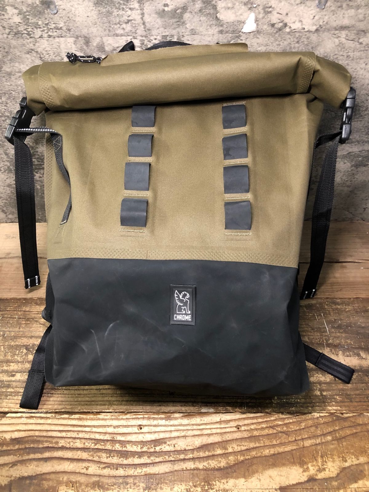 美品】Timbuk2 Command メッセンジャーバッグ（カーボン・Sサイズ