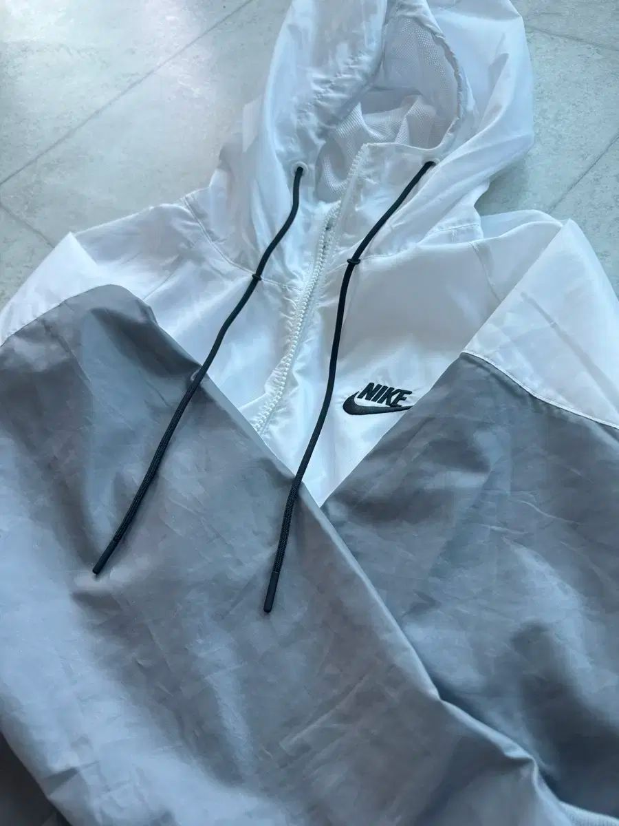 Nike ナイキ ウインドランナー ウインドブレーカー M