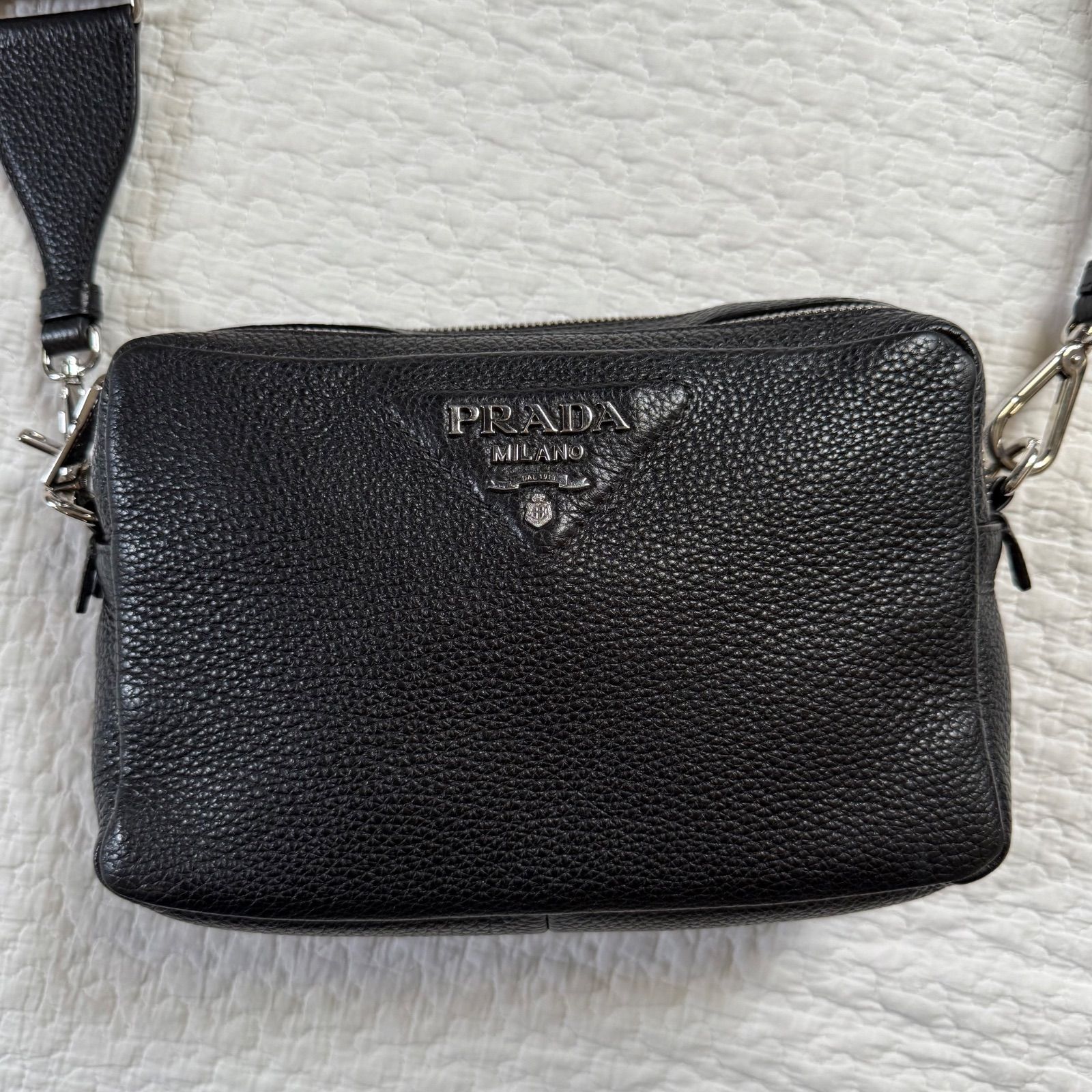 美品 プラダ PRADA ショルダーバッグ ミディアム レザー バッグ ロゴ 