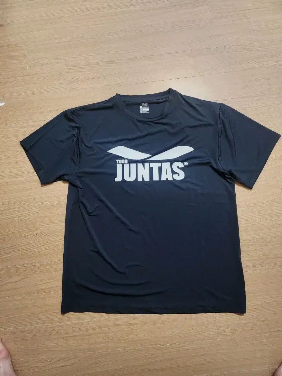 さき XL ジュンタス 半袖Tシャツ のぞき見パンダ半袖Tシャツ PANDIESTA