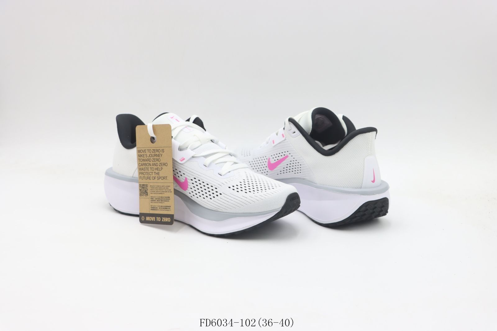 Nike ランニングシューズ ホワイト/ピンク　白　26.５センチメートル NIKE (ナイキ) ランニングシューズ メンズ SIZE 26.5cm ホワイト