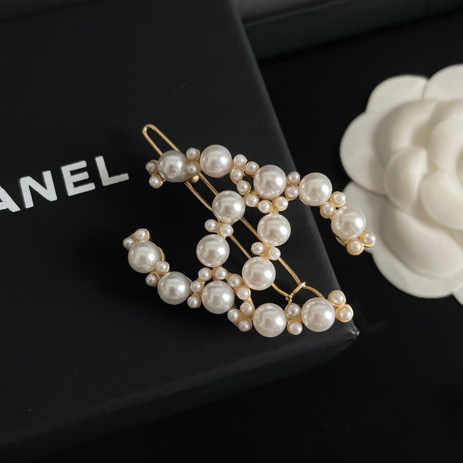 今日特価】Chanel シャネル 新デザイン ヘアピン 入荷? - メルカリ