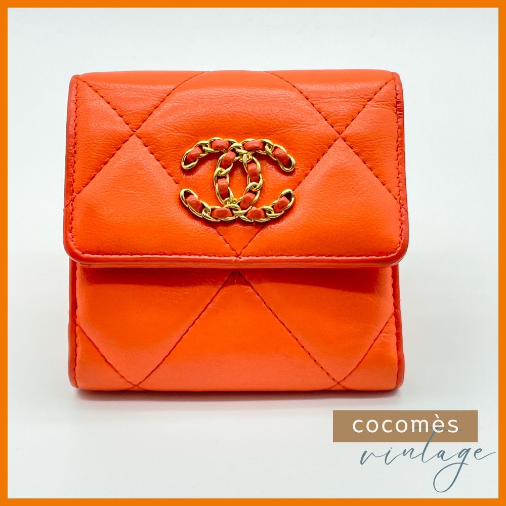 美品】CHANEL シャネル オレンジ 三つ折り財布 19シリーズ 29番台  