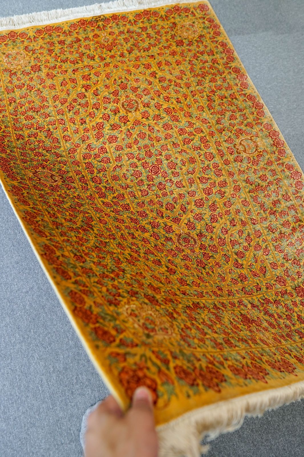150×100cm ペルシャ手織りクム産のシルク100%絨毯 証明書付