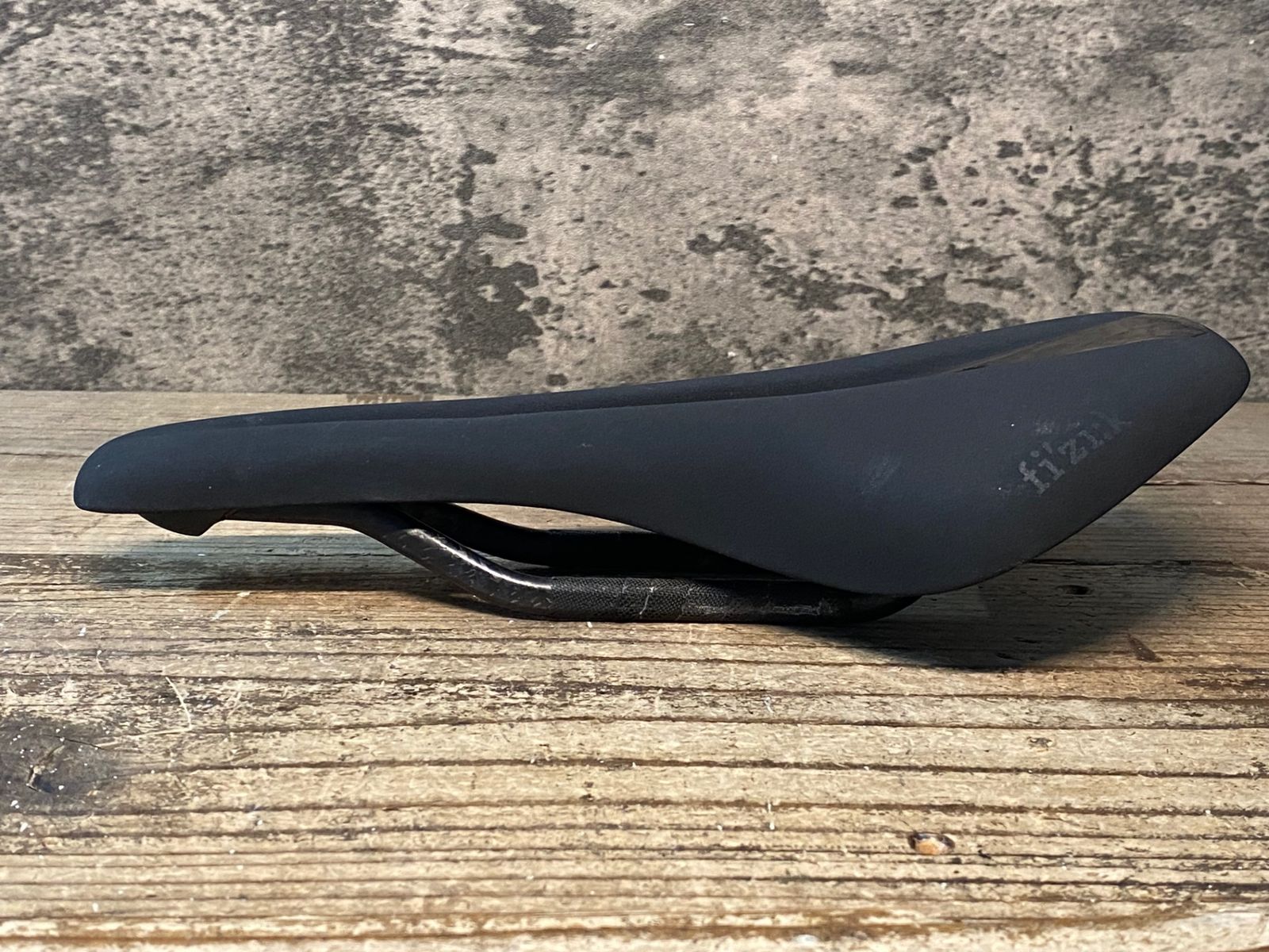 JG149 フィジーク fizik アンタレス ANTARES R1 OPEN サドル