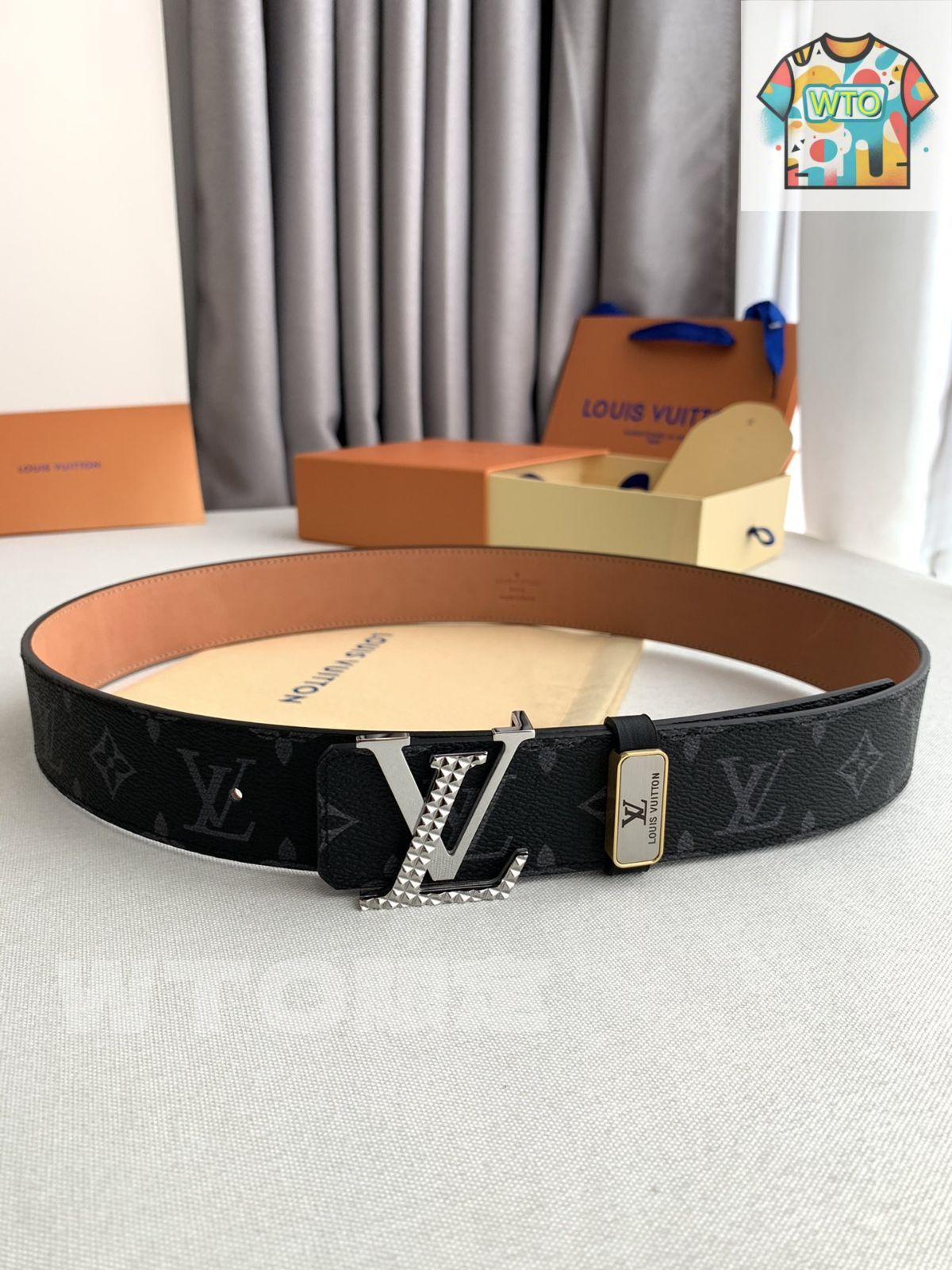 a*8様 ルイ・ヴィトン ベルト LOUIS VUITTON ルイヴィトン ベルト メンズ LVイニシャル 40mm