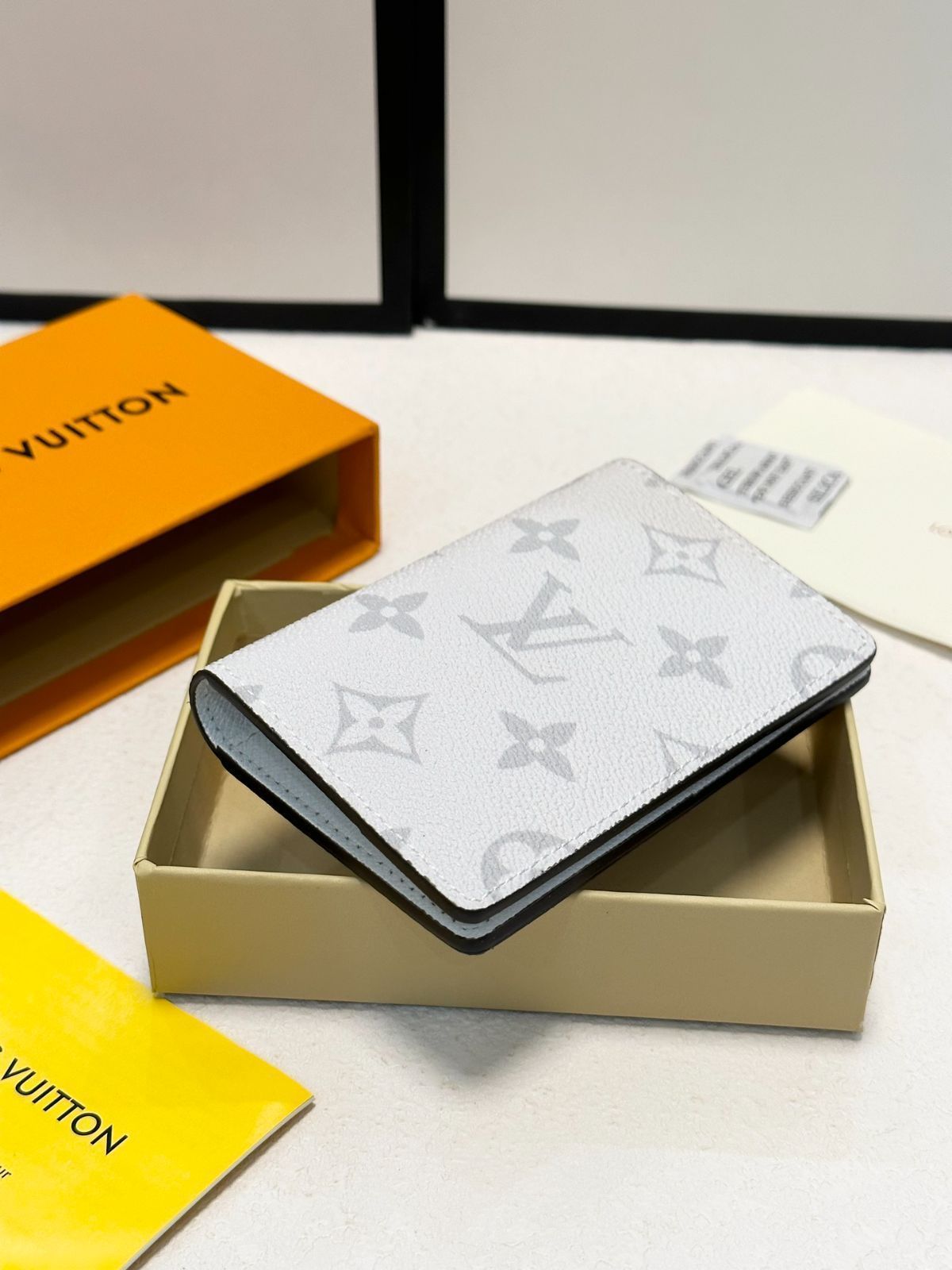 グレーのカードケース 全国