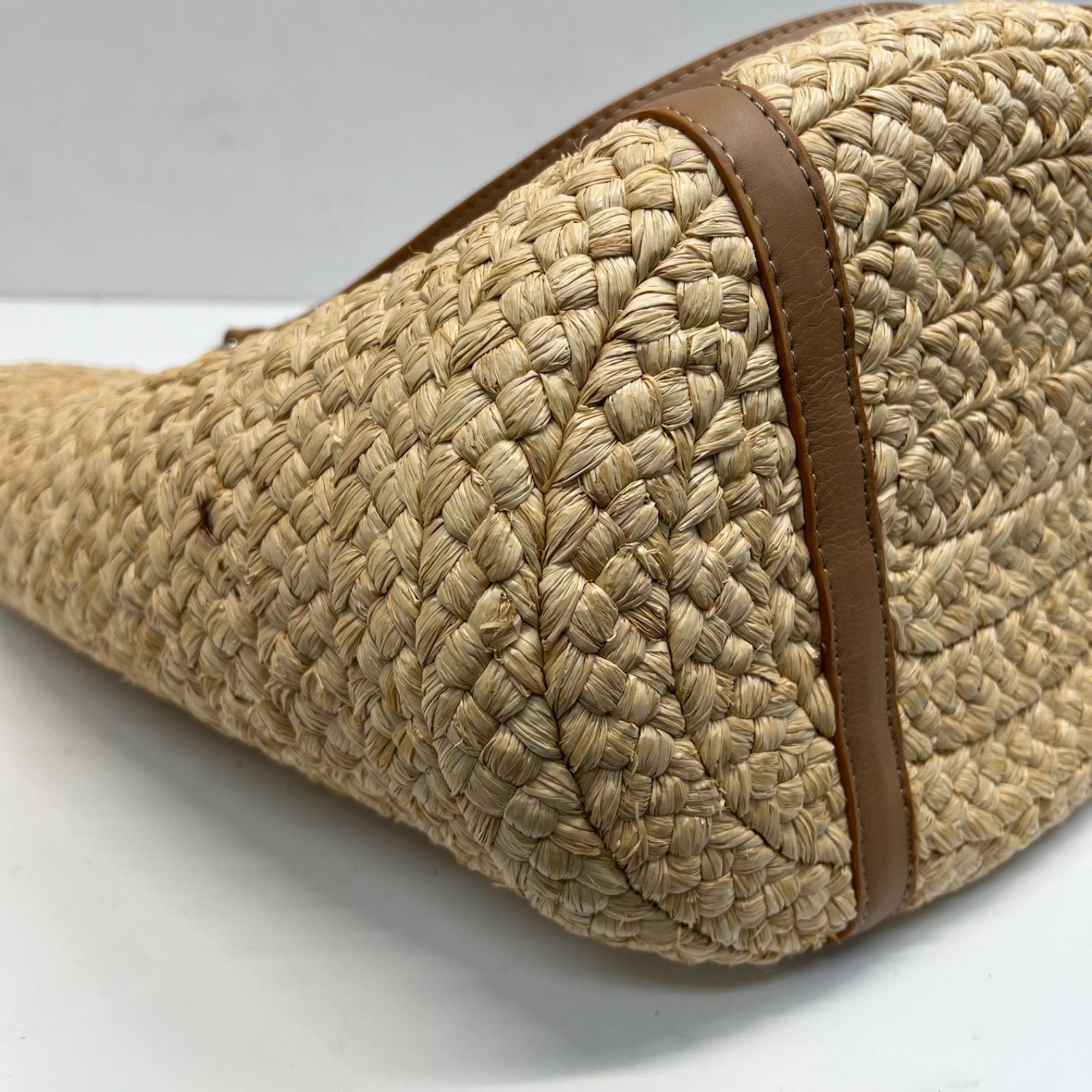 美品✨ ヘレンカミンスキー ラフィア　かごバッグ　チェーンショルダー レザー Helen Kaminski HELEN KAMINSKI ヘレンカミンスキー かごバッグ