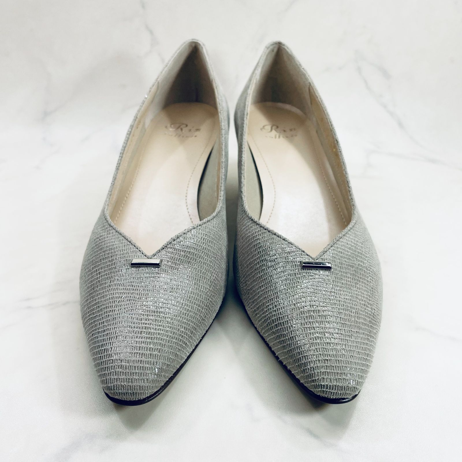 リズラフィーネ Vカットリザードプリントパンプス 23.0㎝ ライトグレー WWW_NOITHATQUANGTHANH_NET