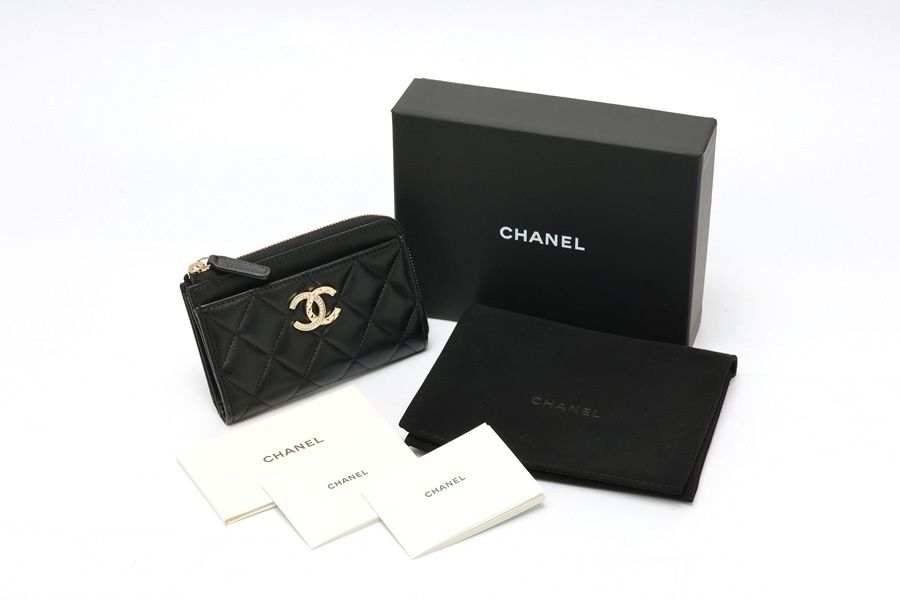 【CHANEL】ブラック×ゴールド◇フラップ カードケース ラム CC Chanel 19 フラップ カードケース - シャイニー ラムスキン