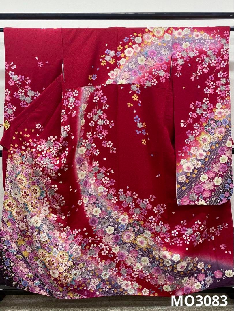 振袖 豪華 銀通し 紋意匠 金彩 桜 絞り加工 身丈154cm 撥水加工済