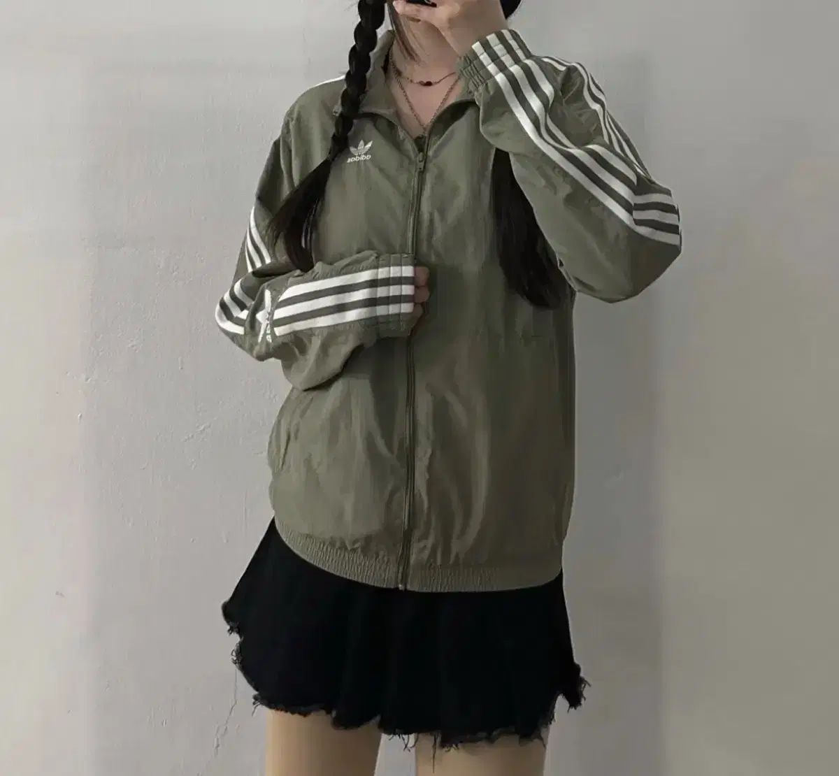 adidas アディダス カーキ ウィンドブレーカー