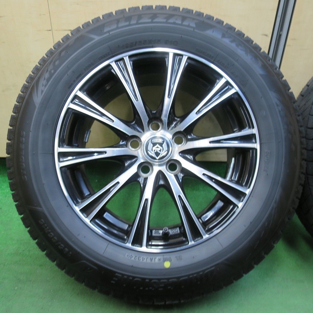ブリヂストン スタッドレス 15インチ pcd100 5h 24年製 バリ溝 ブリヂストン スタッドレス 15インチ pcd100 5h 24年製 バリ溝 送料