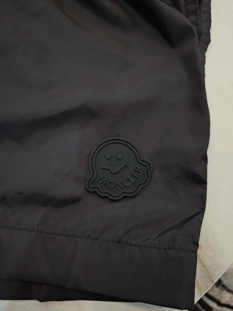 25 SS MONCLER ブラック ワッペン ハーフパンツ スイムパンツ XXL