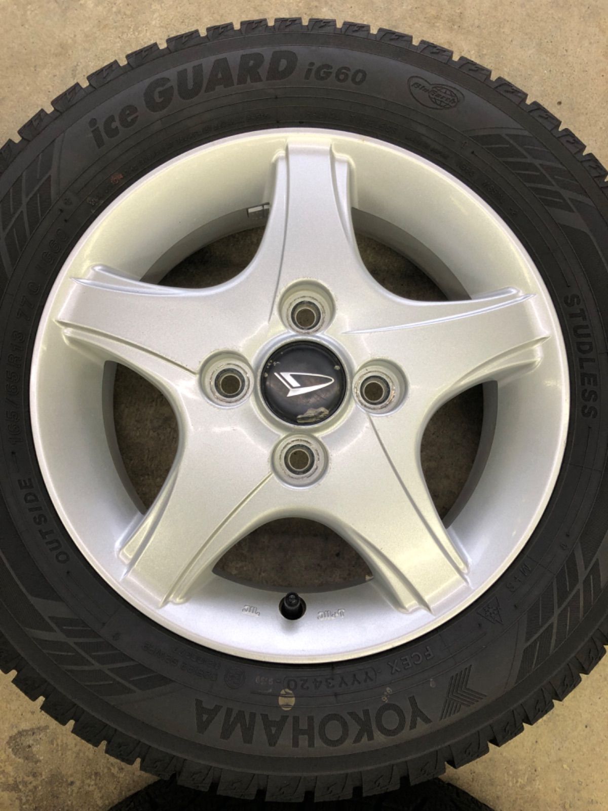 スタッドレス ダイハツ純正 165/65R13 バリ山 アトレー - メルカリ