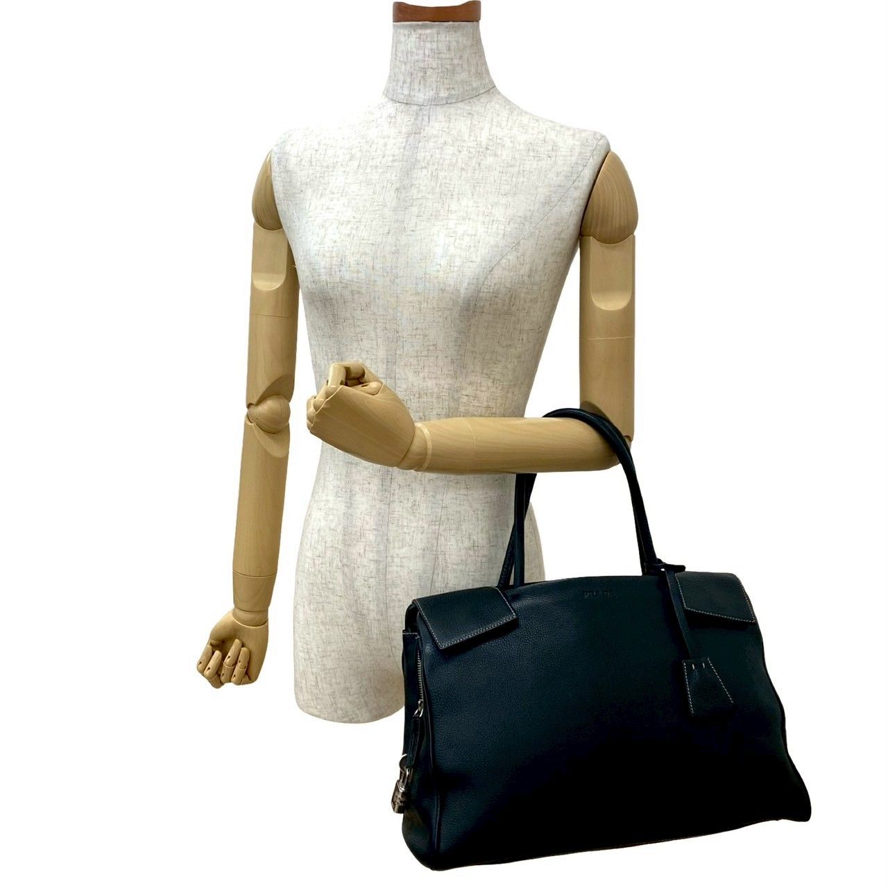 美品！PRADA プラダ　レザーバッグ ビジネスバッグ A4収納可 PRADA 極 美品 希少品 プラダ 三角ロゴ 金具 サフィアーノ