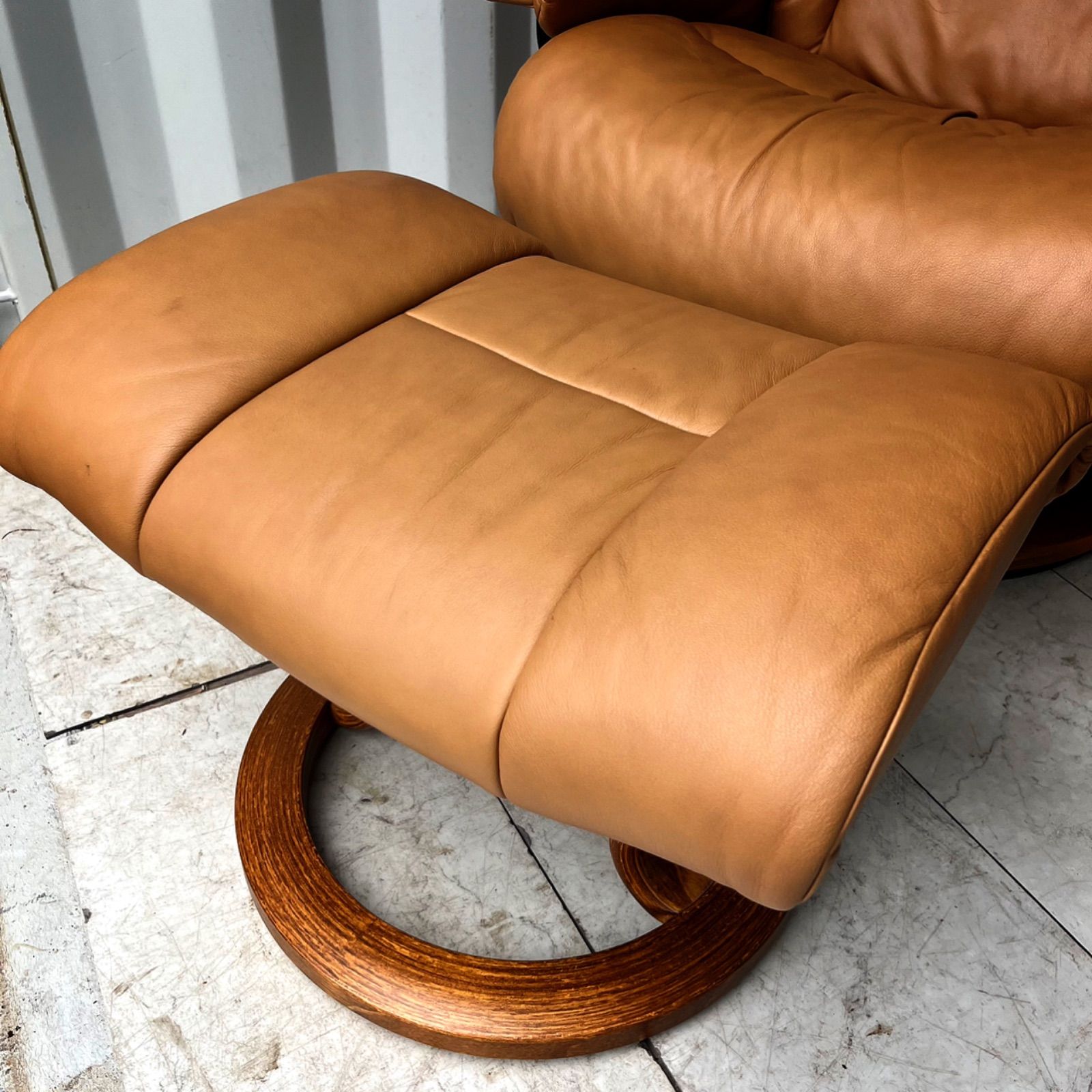 取付無料！エコーネス ストレスレス レノ 本革キャメルチェア・オットマン✨ 取付無料！エコーネス ストレスレス レノ 本革キャメルチェア