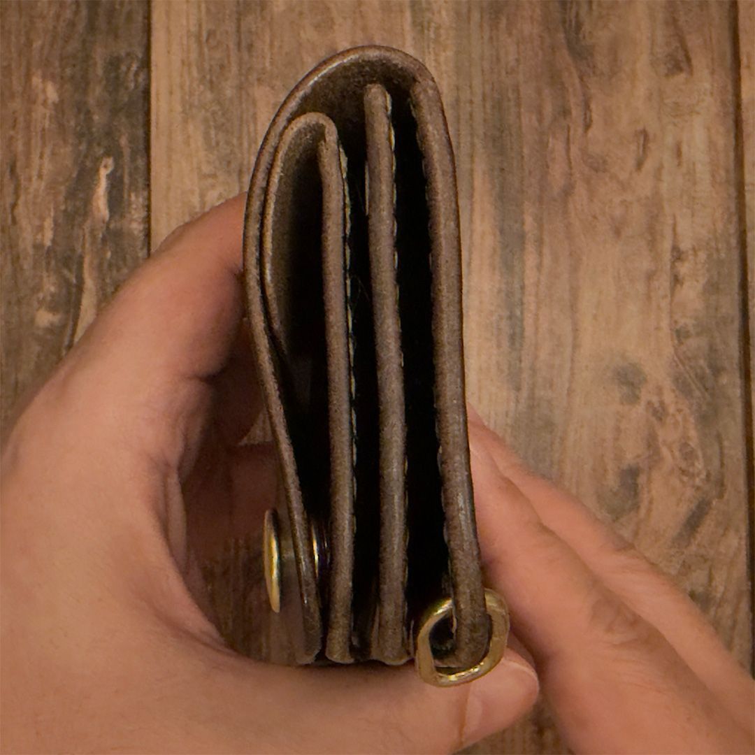 茶芯ブラックのショートトラッカーウォレット｜革の質感を楽しむ ｜TWS03-BCE-01