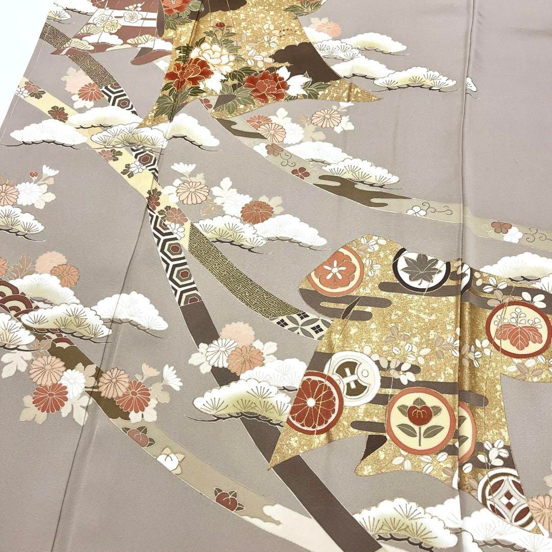 色留袖 熨斗 花模様 松 金駒刺繍 金彩 灰桜色 しつけ糸 K-4413 色留袖 熨斗 花模様 松 金駒刺繍 金彩 灰桜色 しつけ糸 K-4413