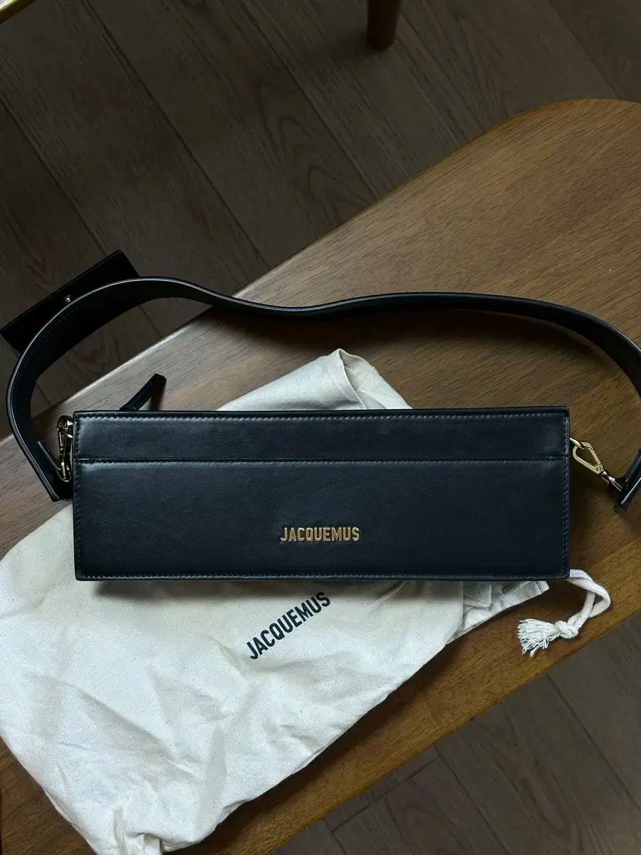 【定価19.9万】JACQUEMUS チェーン ボックス バッグ ブラック JACQUEMUS(ジャックムス) または シウージオ チェーン ボックス