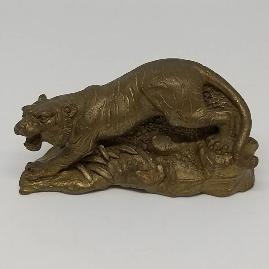 鉄虎置物 鉄でできた虎の置物