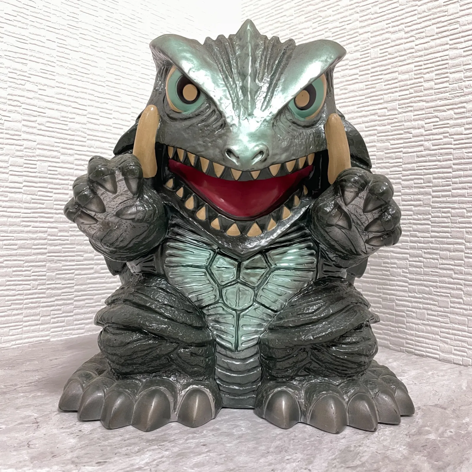 ★最終値下げ★バーニングゴジラ　でっかい貯金箱　YUTAKA　5000個限定版 ☆最終値下げ☆バーニングゴジラ でっかい貯金箱 YUTAKA 5000個