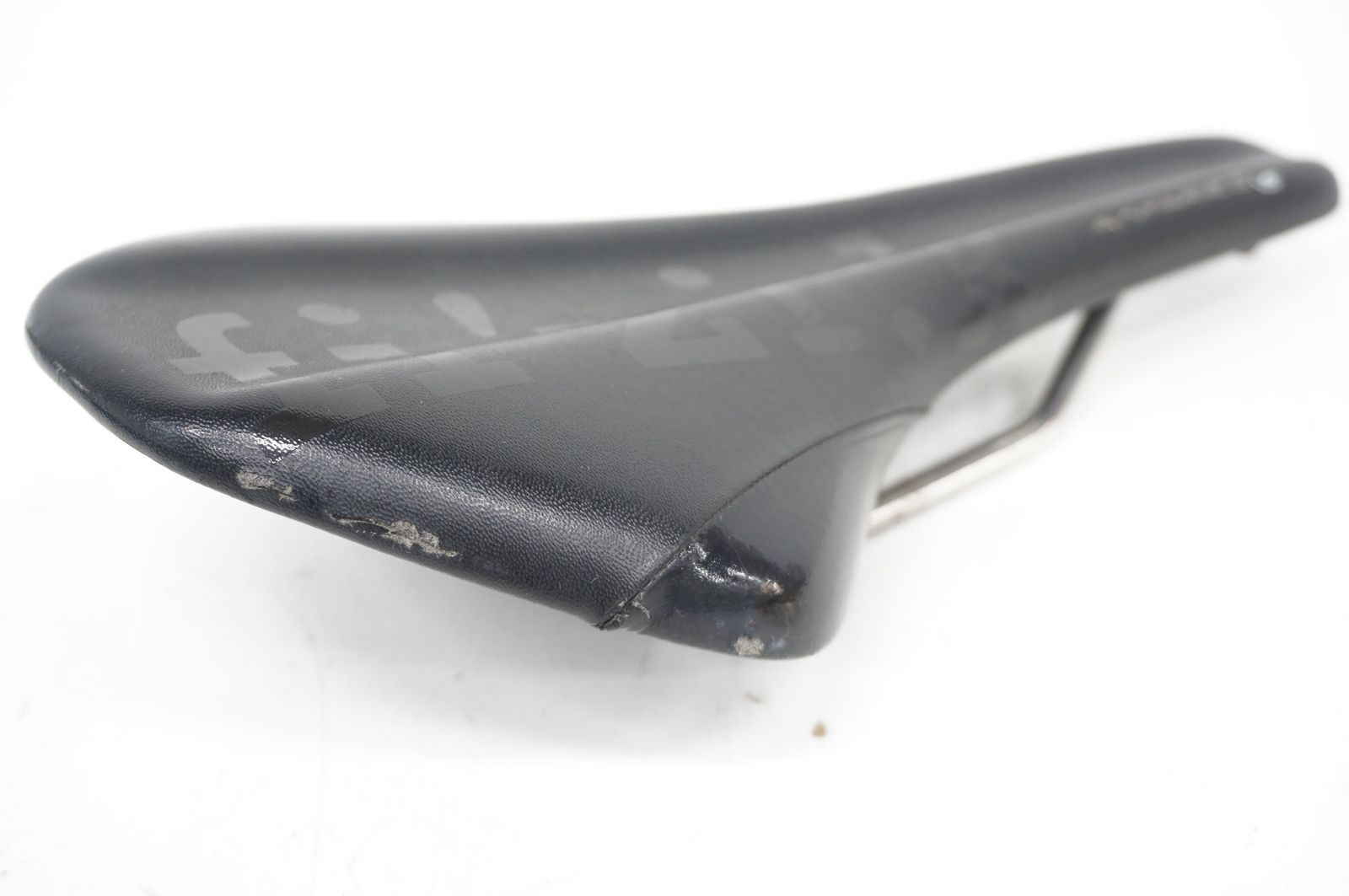 FIZIK FIZIK 「フィジーク」 ANTARES VS サドル / バイチャリ阪急塚口