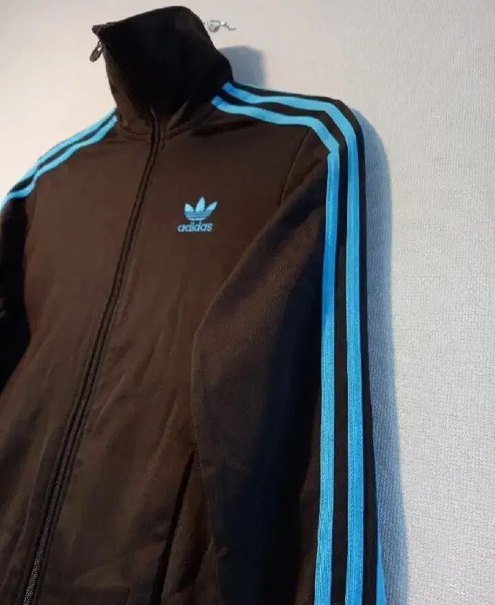 adidas(アディダス) ヨーロッパ ミントチョコレート トラックトップス