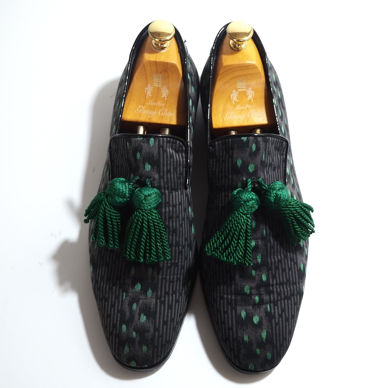 △良品 ジミーチュウ JIMMY CHOO Foxley 総柄 タッセル