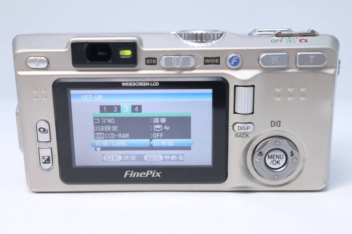 FUJIFILM FINEPIX F710 富士フイルム デジタルカメラ シルバー
