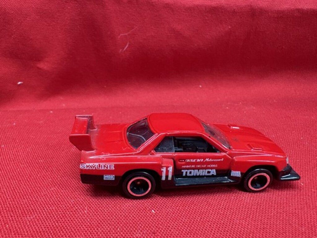 トミー トミカ黒箱日本製 ニッサン スカイライン シルエット
